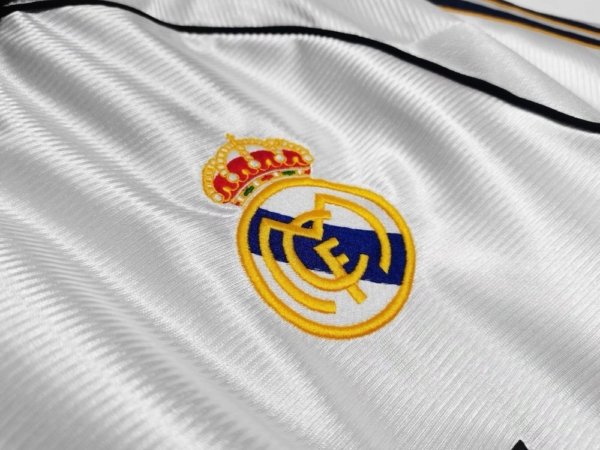 Retro Real Madrid Local 98/00 - Image 4