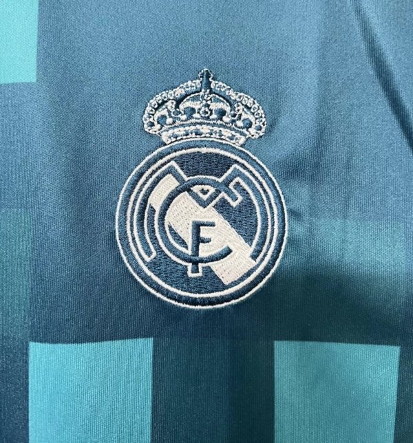 Retro Real Madrid Tercer 17/18 - Image 3