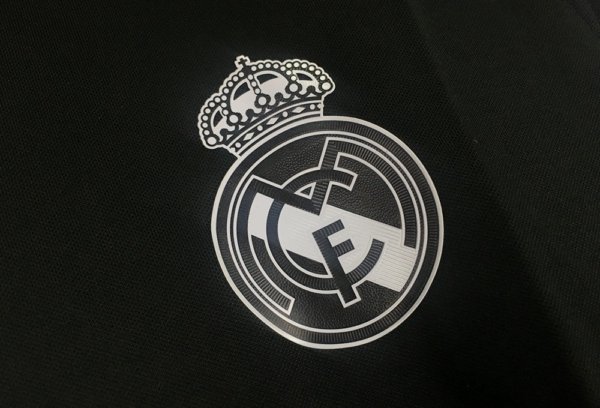 Retro Real Madrid Tercer 16/17 Manga Larga - Image 2