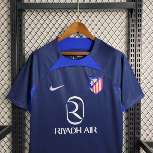 Atlético de Madrid Cuarto 23/24 Versión Fan - Image 3