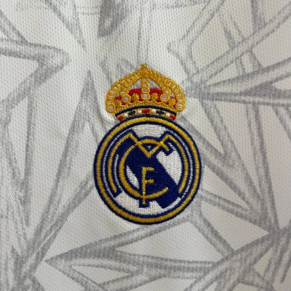 Real Madrid Pre-partido 24/25 - Image 2