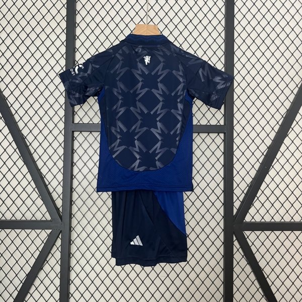 Manchester United Visita 24/25 Kit Niño - Image 2