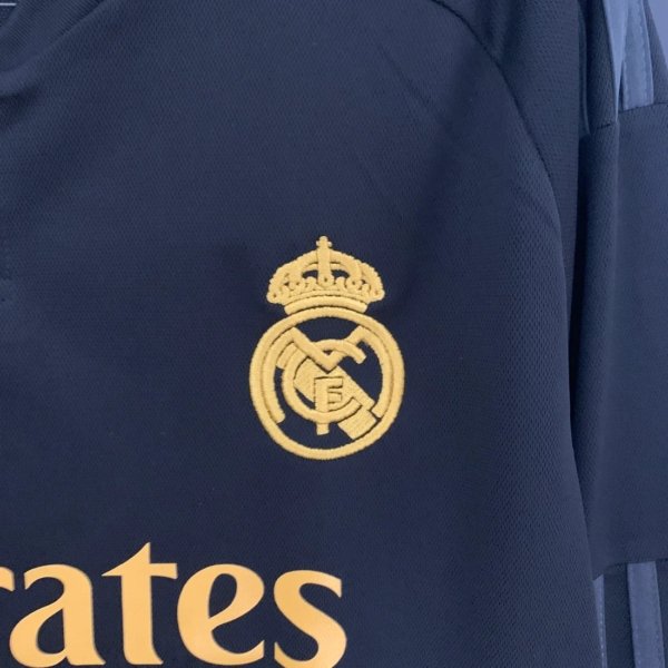 Real Madrid Tercer 23/24 Versión Fan Manga Larga - Image 2