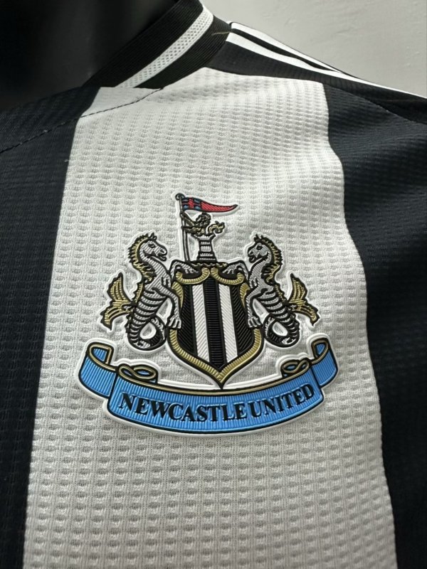 Newcastle Local 24/25 Versión Jugador - Image 2