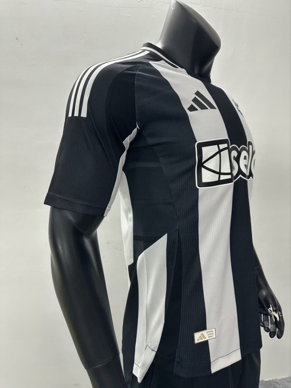 Newcastle Local 24/25 Versión Jugador - Image 3