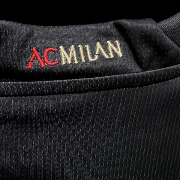 AC Milán Cuarto 22/23 Versión Fan - Image 7