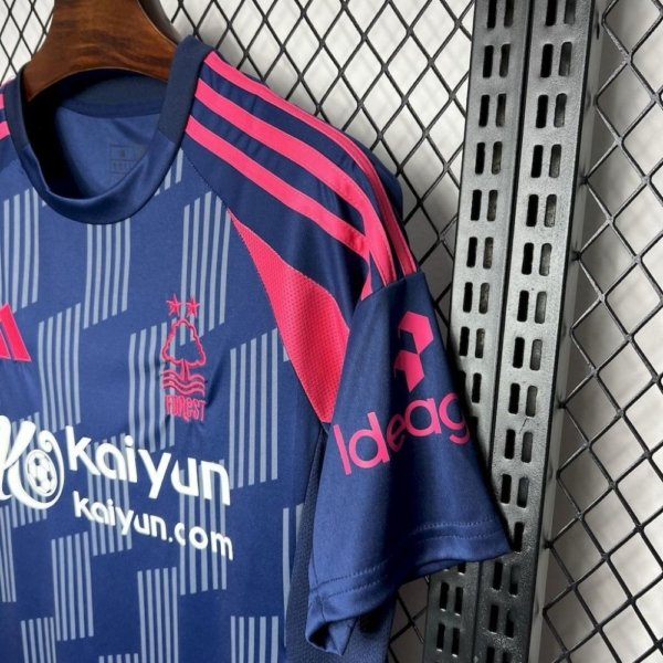 Nottingham Forest Visita 24/25 Versión Fan - Image 3