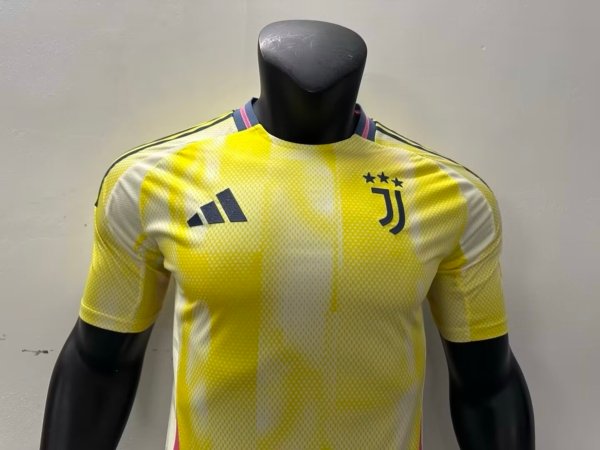 Juventus Visita 24/25 Versión Jugador - Image 2
