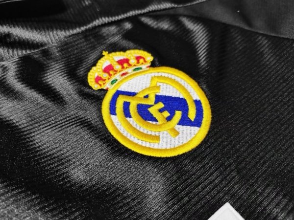 Retro Real Madrid Visita 99/00 - Image 3