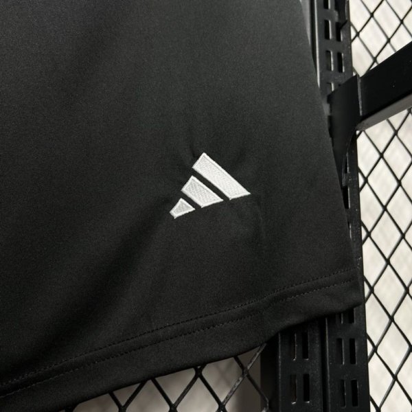 Short + Calcetas Juventus 24/25 Local - Image 4