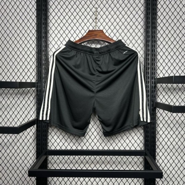 Short + Calcetas Manchester United 24/25 Tercer - Image 5