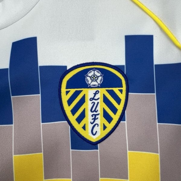Leeds United Especial 25/26 Versión Fan - Image 4