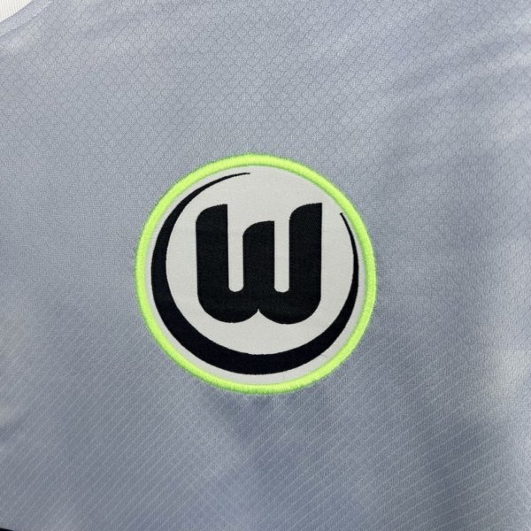 Wolfsburg Visita 25/26 Versión Fan - Image 4