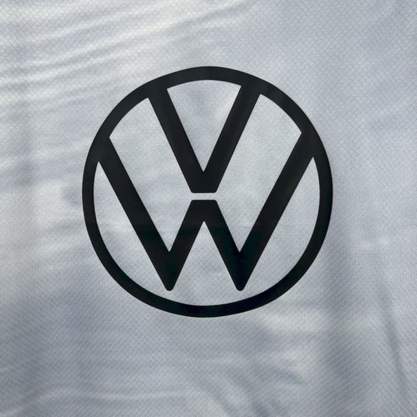 Wolfsburg Visita 25/26 Versión Fan - Image 5