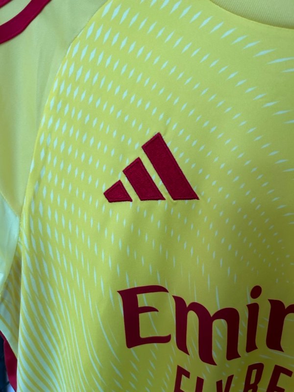 Arsenal Portero 25/26 Versión Fan - Image 4