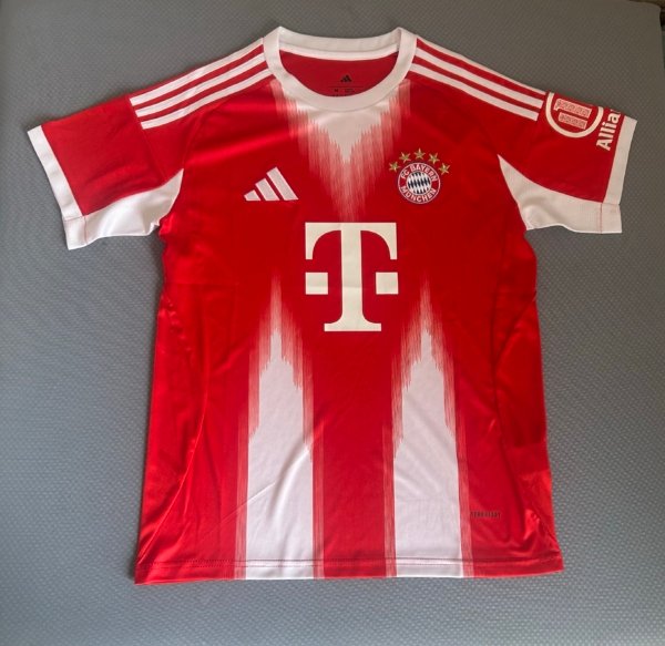 Bayern Munich Local 25/26 Versión Fan - Image 5