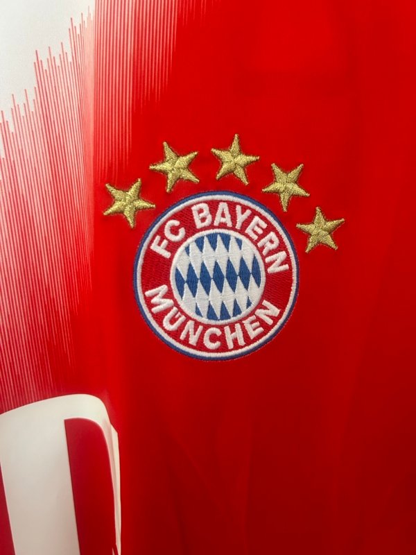 Bayern Munich Local 25/26 Versión Fan - Image 2