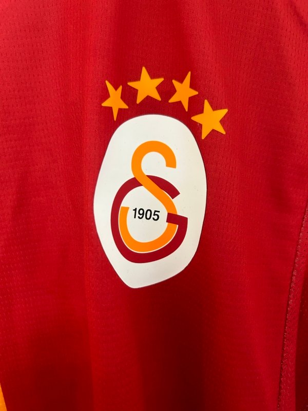 Galatasaray Local 25/26 Versión Fan - Image 3