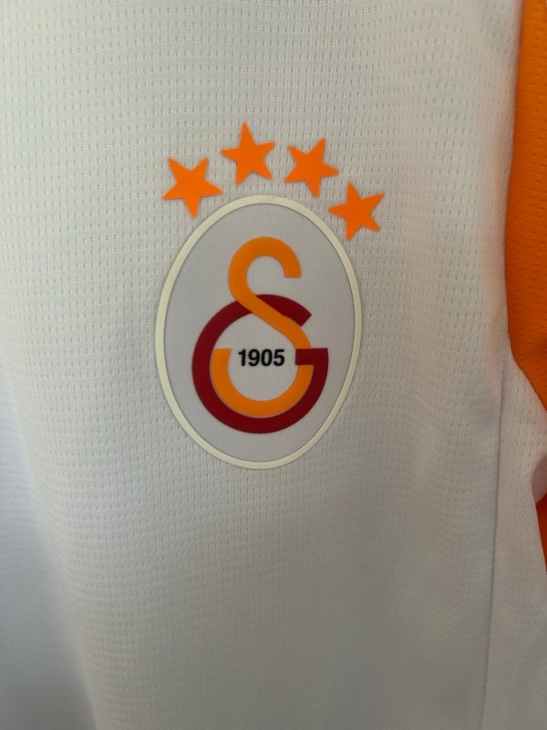 Galatasaray Visita 25/26 Versión Fan - Image 2