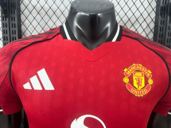 Manchester United Local 25/26 Versión Jugador - Image 2
