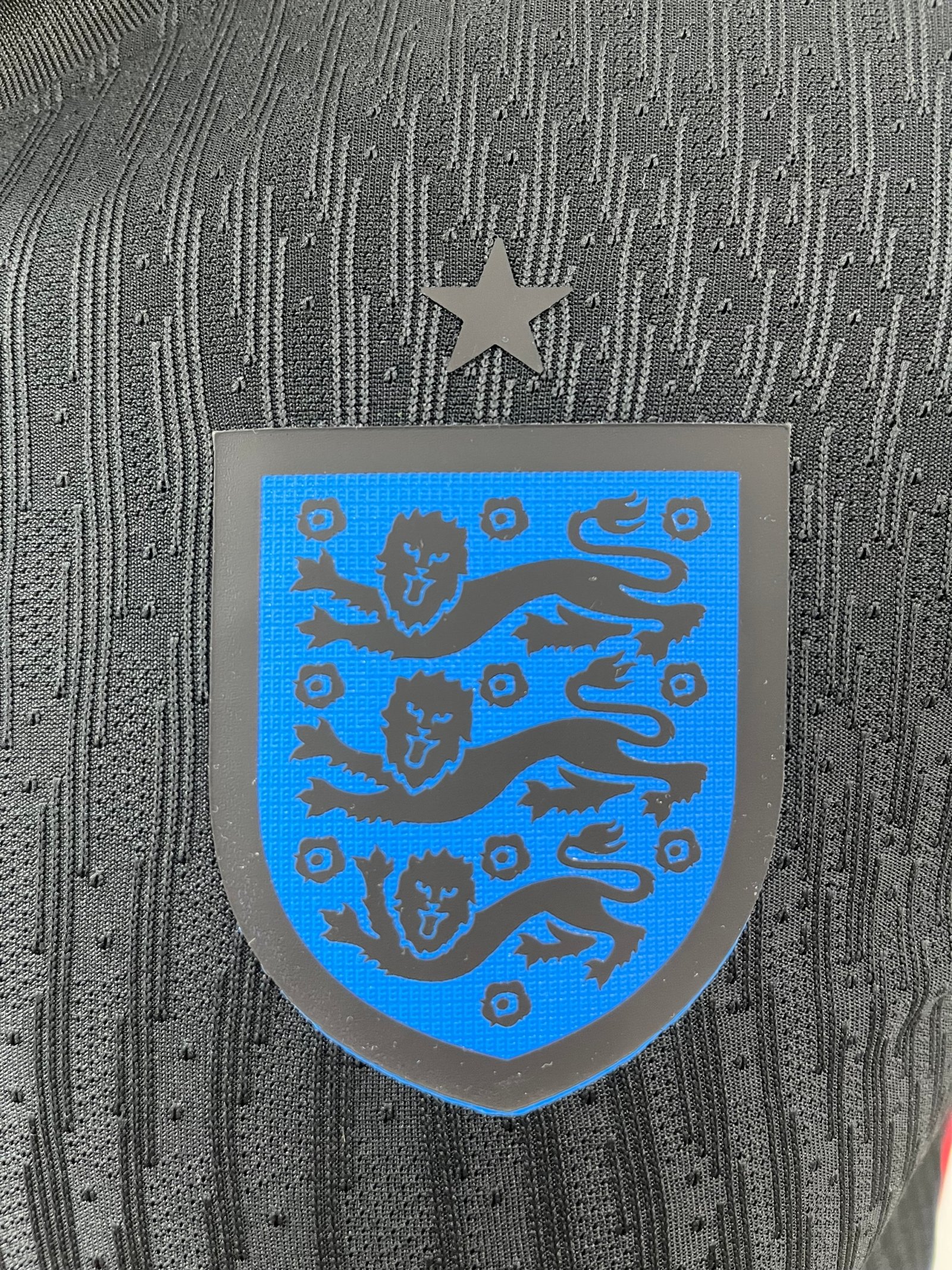 Inglaterra Visita 25/26 Manga Larga Versión Jugador - Image 2