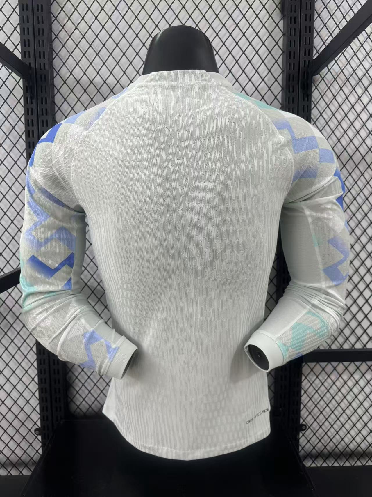 Inter Milán Visita 25/26 Manga Larga Versión Jugador - Image 5