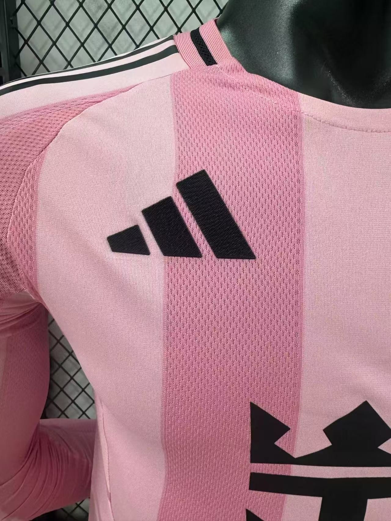 Inter Miami Local 25/26 Manga Larga Versión Jugador - Image 3