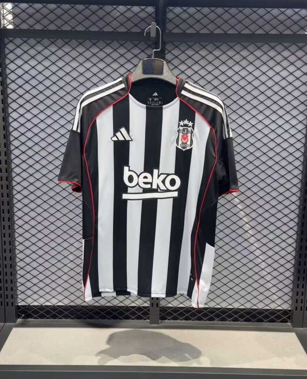 Besiktas Visita 25/26 Versión Fan