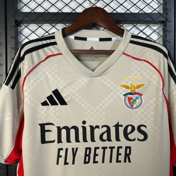 Benfica Visita 25/26 Versión Fan - Image 2