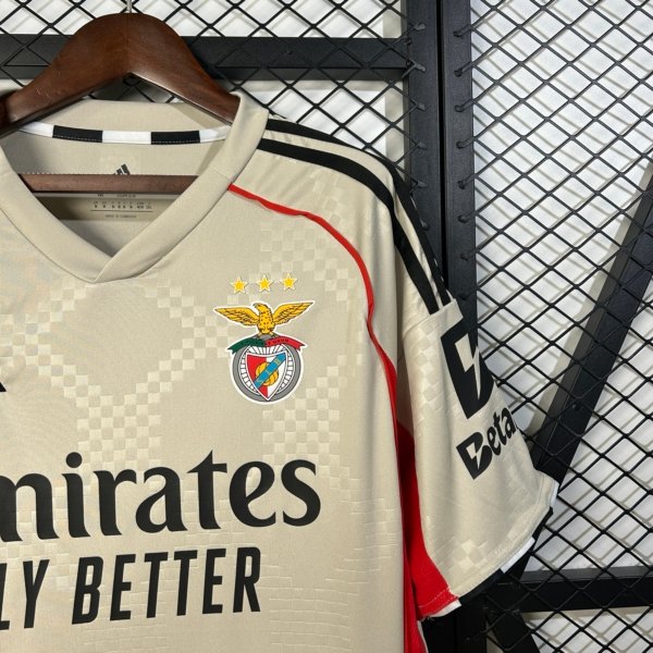 Benfica Visita 25/26 Versión Fan - Image 3