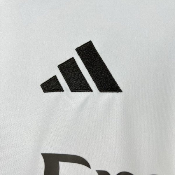 Real Madrid Local 25/26 Manga Larga Versión Fan - Image 4