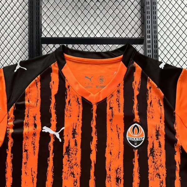 Shaktar Donetsk Local 25/26 Versión Fan - Image 2
