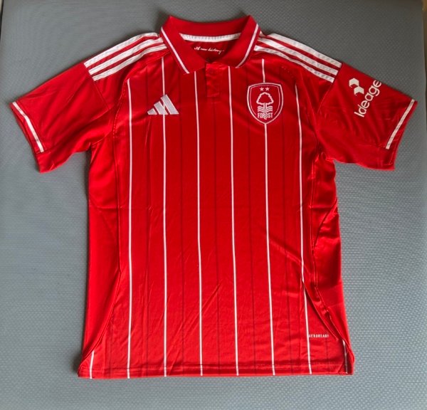 Nottingham Forest Local 25/26 Versión Fan - Image 6