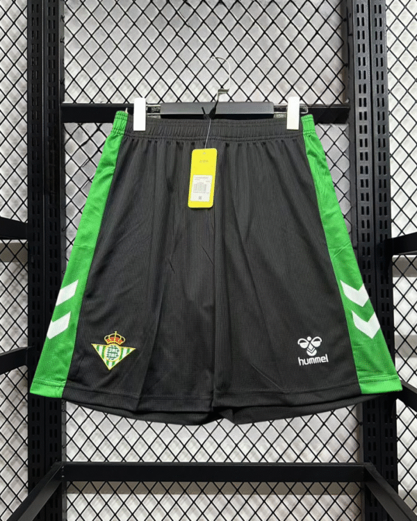 Real Betis Local Short + Calcetas 25/26