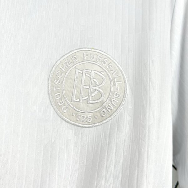 All White Alemania Aniversario 25/26 Version Fan - Image 5