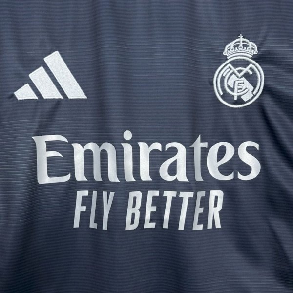 Real Madrid Visita 25/26 Manga Larga Version Fan - Image 3