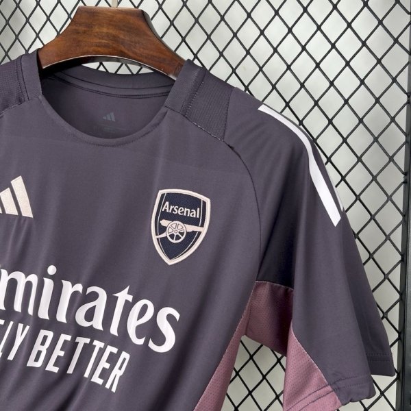 Arsenal Pre-partido 25/26 Version Fan - Image 3