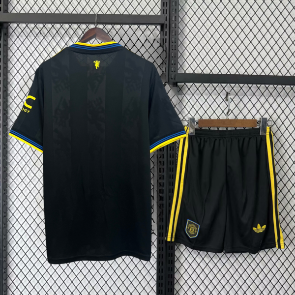 Manchester United Tercer 25/26 Kit Adulto - Image 2