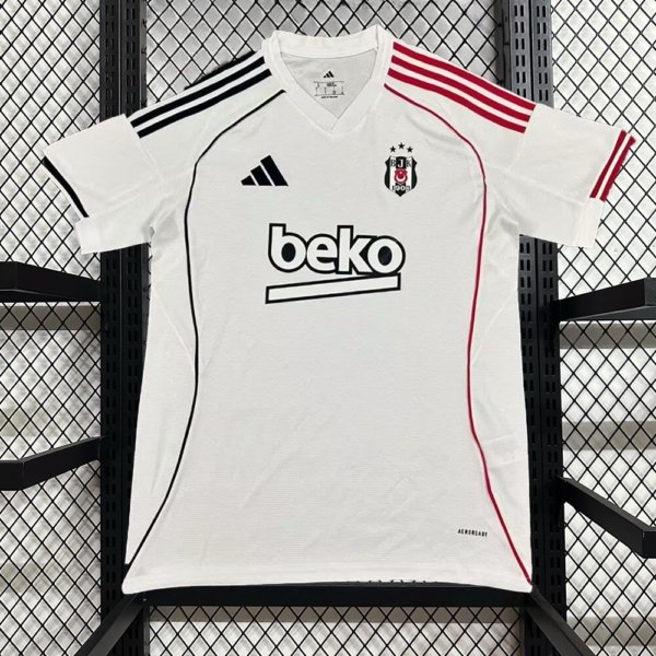 Besiktas Local 25/26 Version Fan