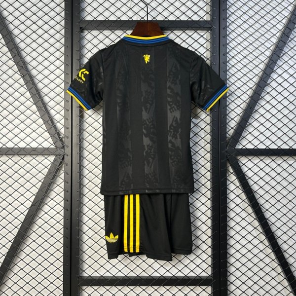 Manchester United Tercer 25/26 Kit Niño - Image 2