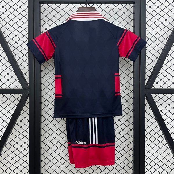 Retro Bayern Munich Local 97/99 Kit Niño - Image 2