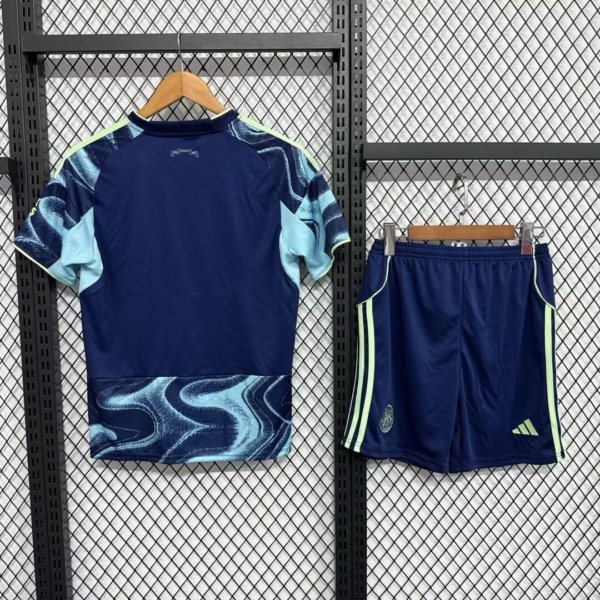 Ajax Visita 25/26 Kit Adulto - Image 2