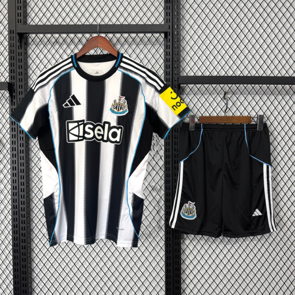 Newcastle Local 25/26 Kit Adulto