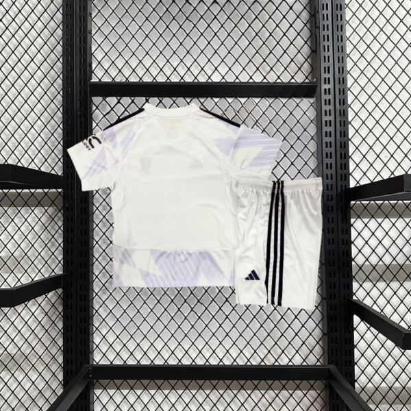 Manchester United Visita 25/26 Kit Niño - Image 2
