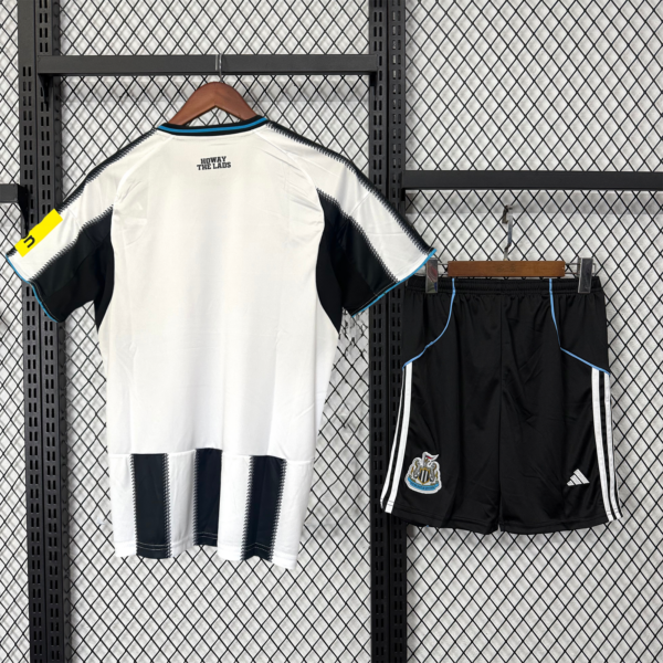 Newcastle Local 25/26 Kit Adulto - Image 2