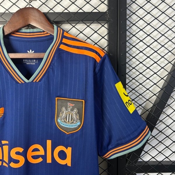 Newcastle Tercer 25/26 Versión Fan - Image 3