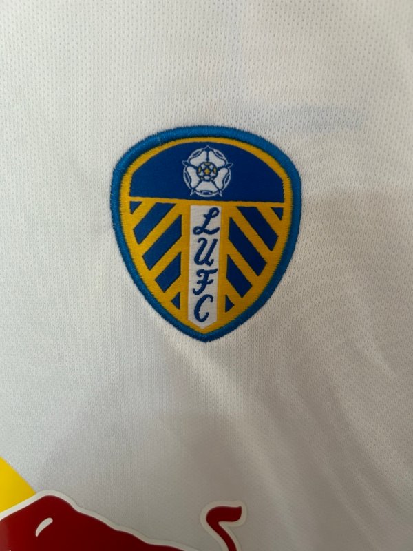 Leeds United Local 25/26 Versión Fan - Image 2