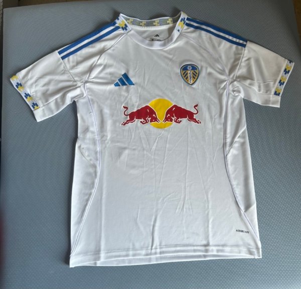 Leeds United Local 25/26 Versión Fan - Image 7