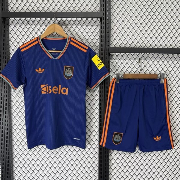 Newcastle Tercer 25/26 Kit Adulto