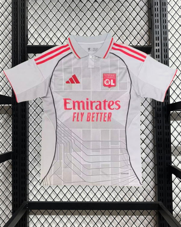 Lyon Tercer 25/26 Versión Fan